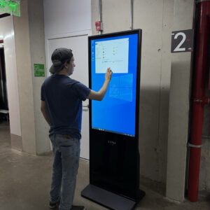 Tótem touch autoatención LedPoint